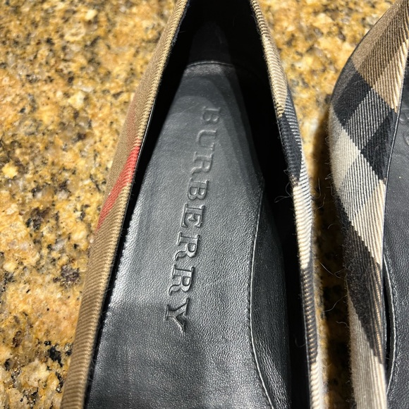 Burberry flats authentic size 39 - Picture 9 of 12